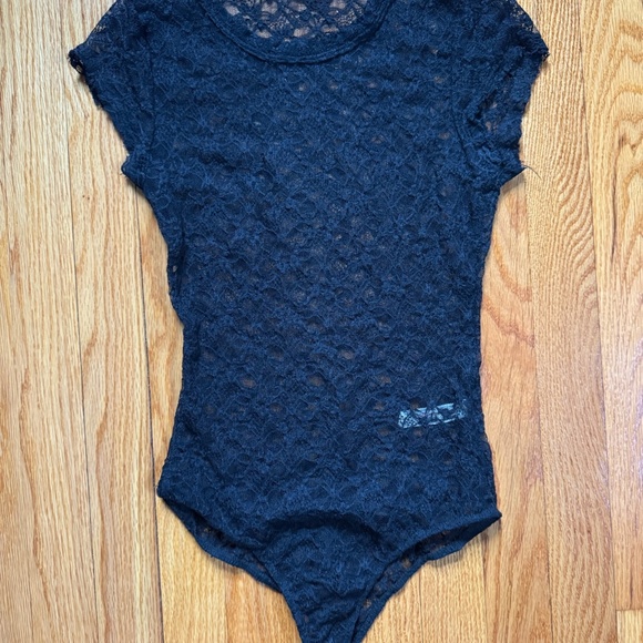 Free People black lace bodysuit short-sleeve women's size XS - Picture 4 of 5